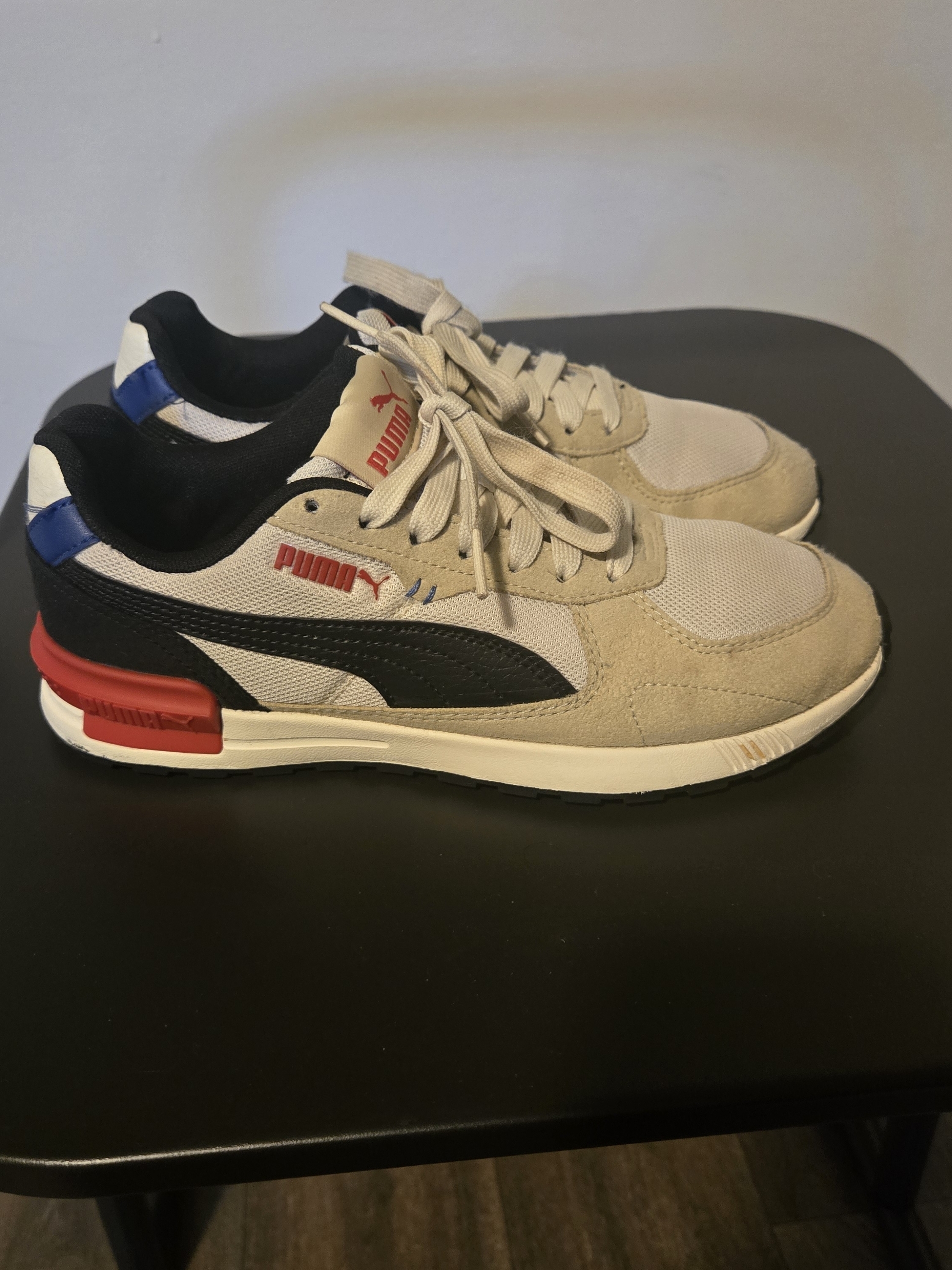 Puma Kids Beige, Black And Red Retro Runner Youth Size 6****